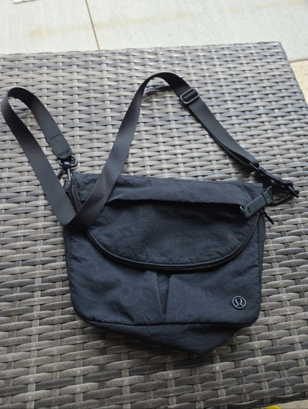 Lululemon Barre Fesival/ Crossbody Bag